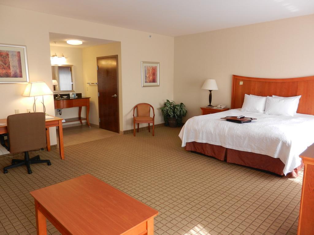 Hampton Inn Norco/Corona Bagian luar foto